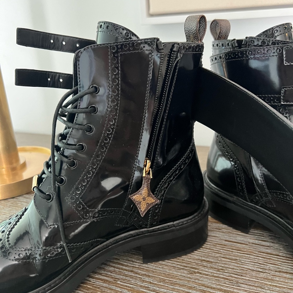 Louis Vuitton Black Patent Leather Lasercut Accents Combat Boots Size 39 - Picture 5 of 10
